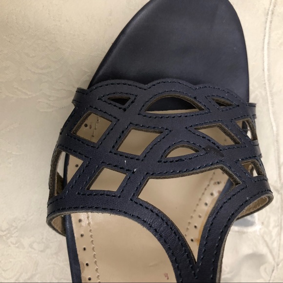 Adrienne Vittadini W Size 10 Gray Fine Leather Cork Wedges with Geometric Design - Picture 10 of 16
